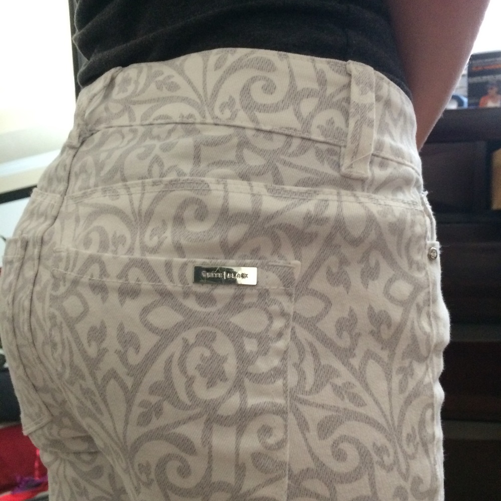 Blanc 00R White Pattern Pants with hint of Gray